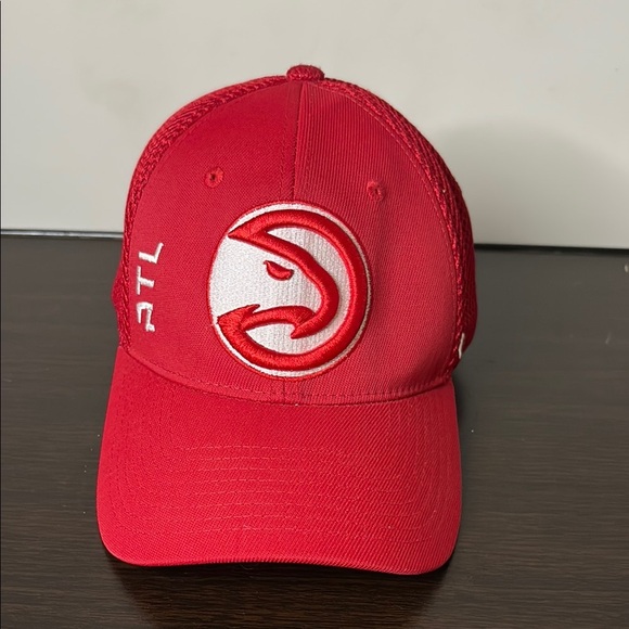 Zephyr Red and White Basketball Logo Hat - Picture 1 of 6